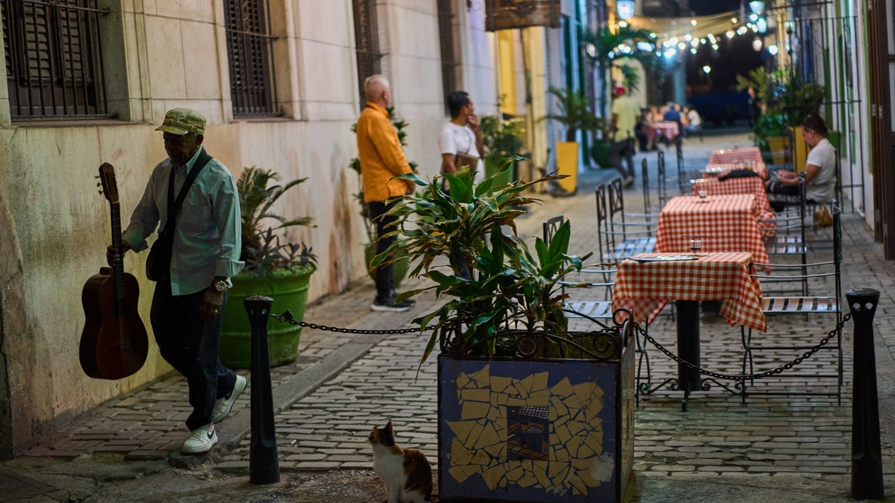 An energy blockade on Cuba pulls the plug on Havana's legendary nightlife