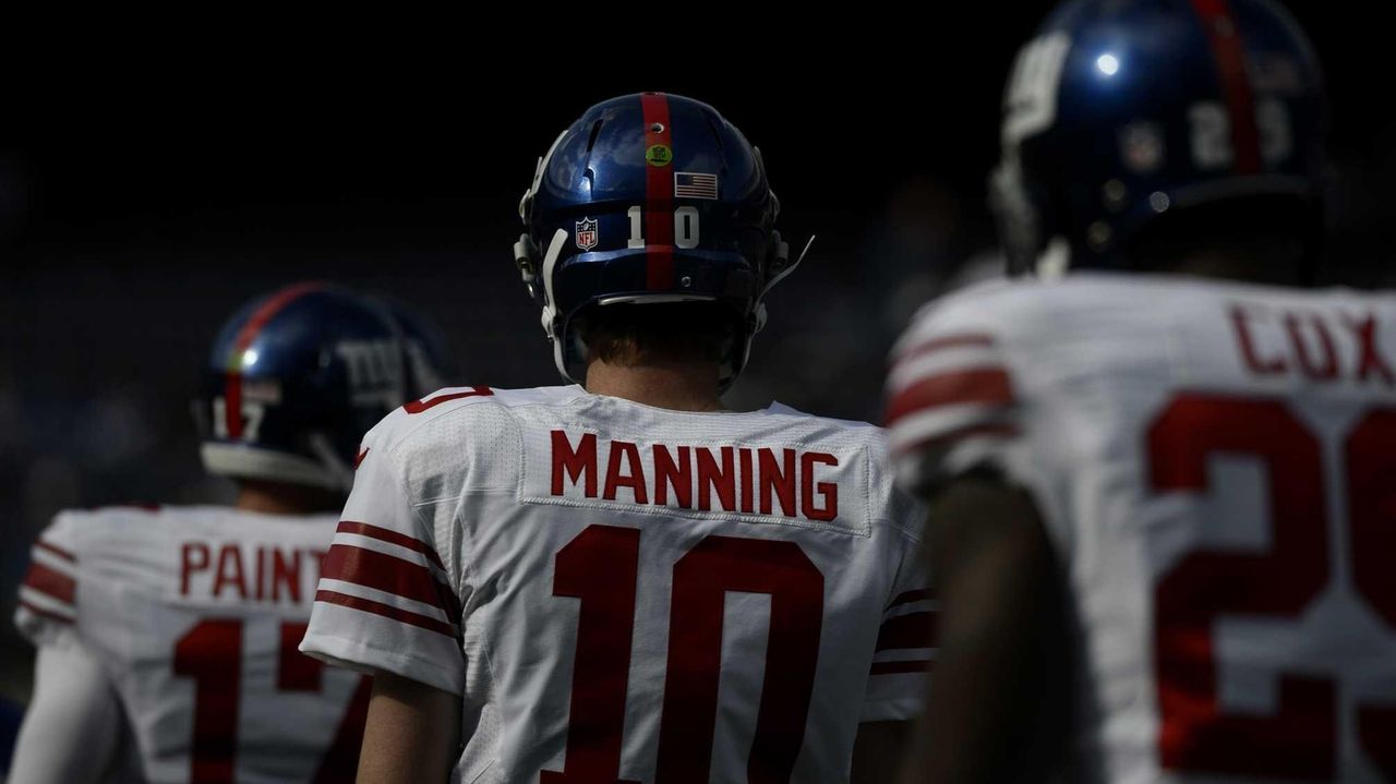 NY Giants' Eli Manning and father Archie Manning have enemies in