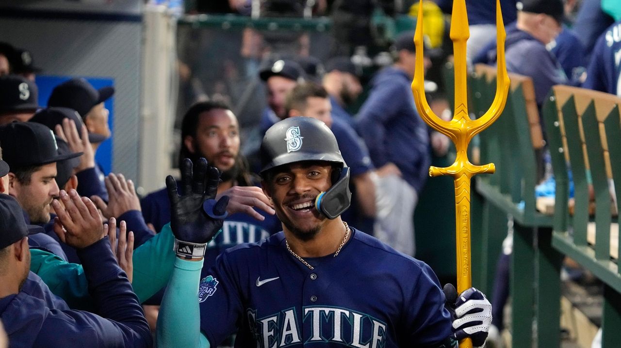 The Seattle Mariners assemble a complete team, for a clear victory