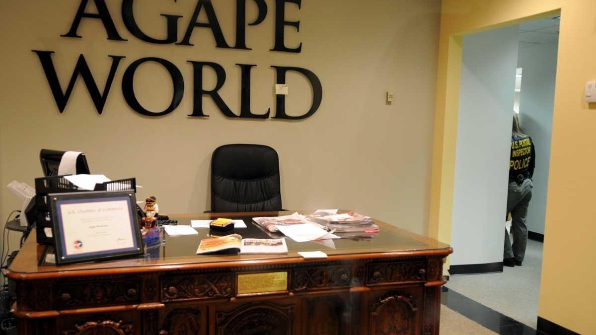 14 charged in Cosmo Ponzi scheme - Newsday
