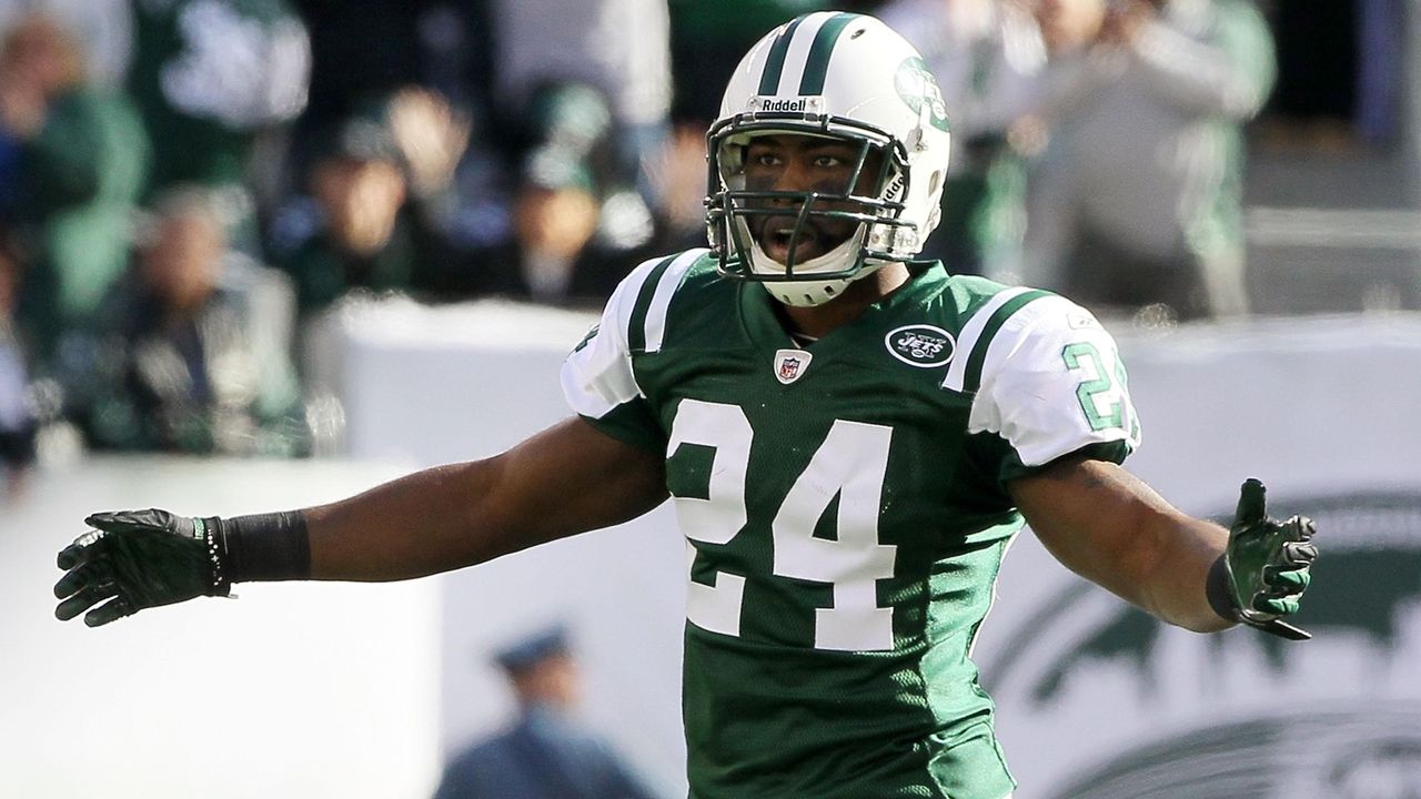 Discussion: Jets legends Darrelle Revis and Joe Klecko enter the Pro  Football Hall of Fame - Gang Green Nation