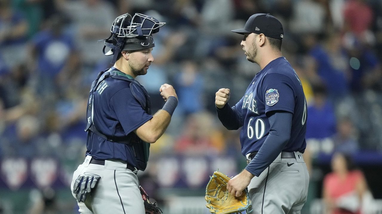 Frances 10th-inning single lifts Mariners over Royals 10-8 after blown 7-run lead