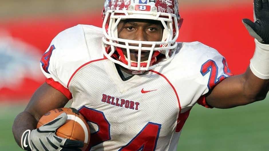Houpe propels Bellport in Division II football Newsday