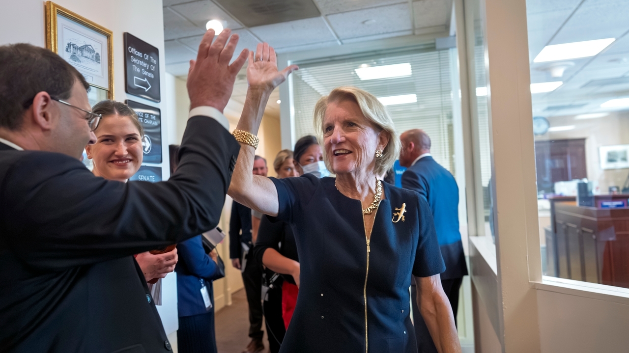 Senate reaches bipartisan deal on permitting bill to speed approvals of ...