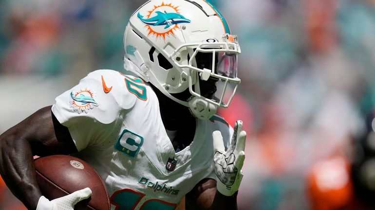 Bills vs. Dolphins score: Live updates, game stats, highlights, analysis  for AFC East showdown 