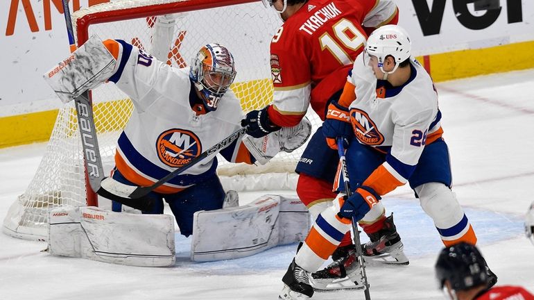 Florida Panthers left wing Matthew Tkachuk (19) tries to score...