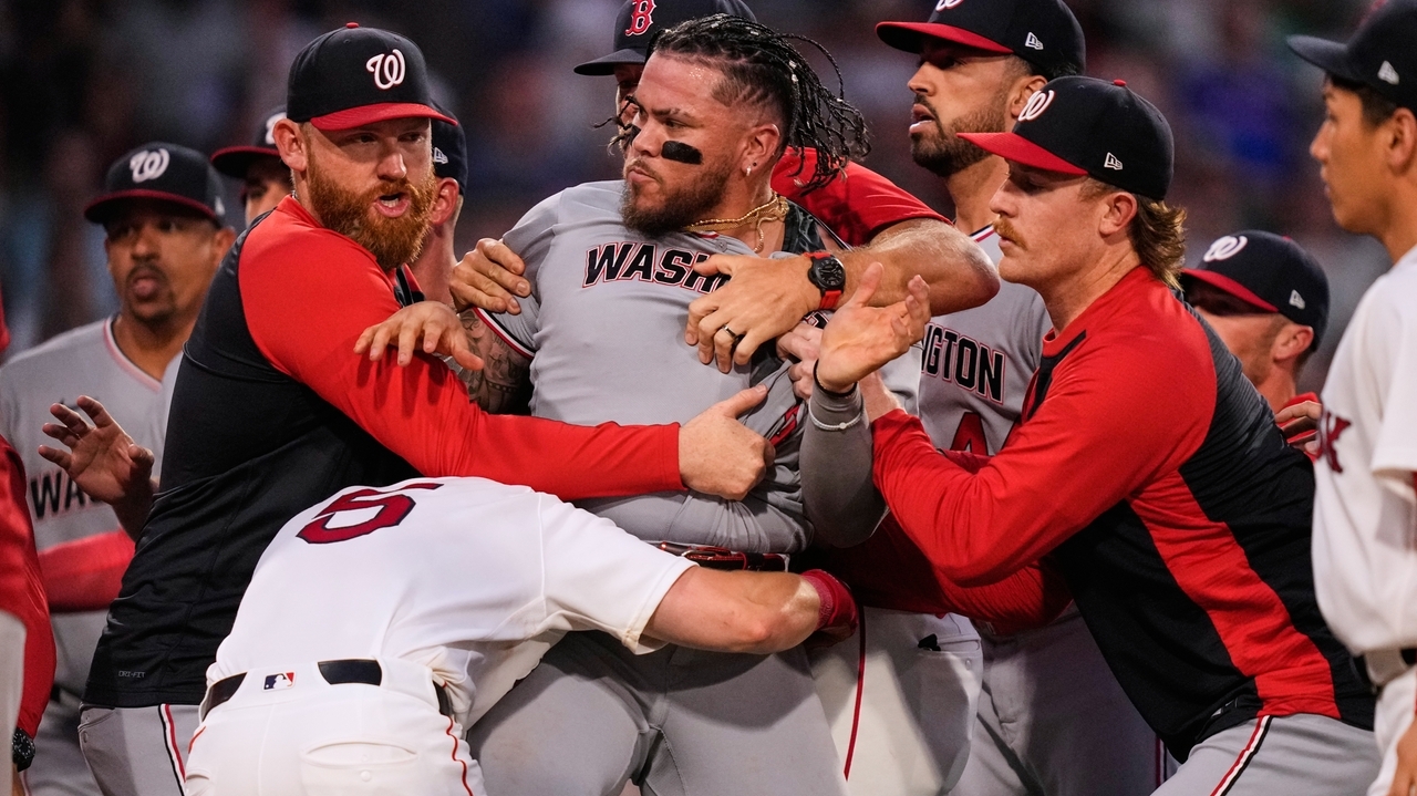 Red Sox 1B Willson Contreras tossed for a 2nd straight game as benches ...