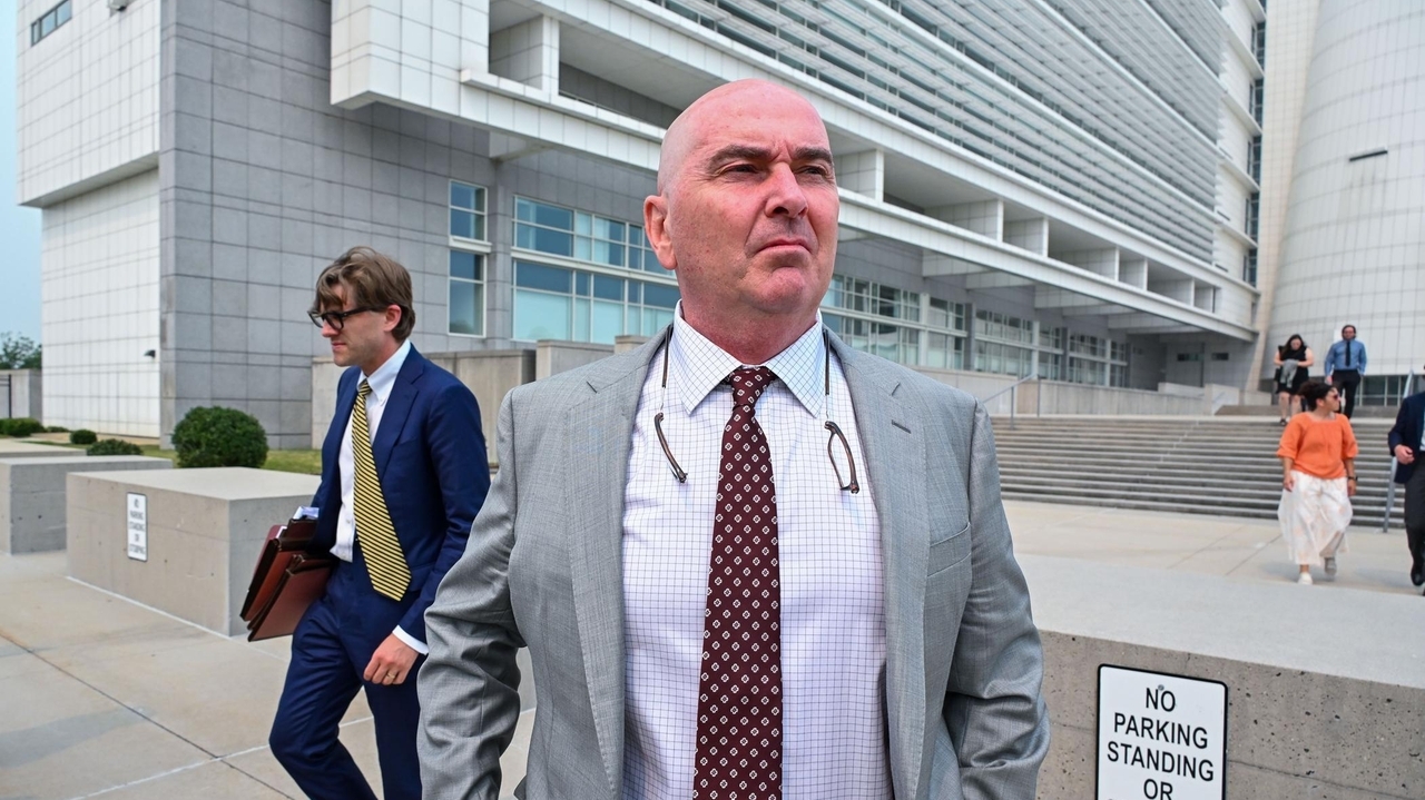 John Mensch, LI bus company owner, sentenced to 18 months in prison for nearly $10M bank fraud