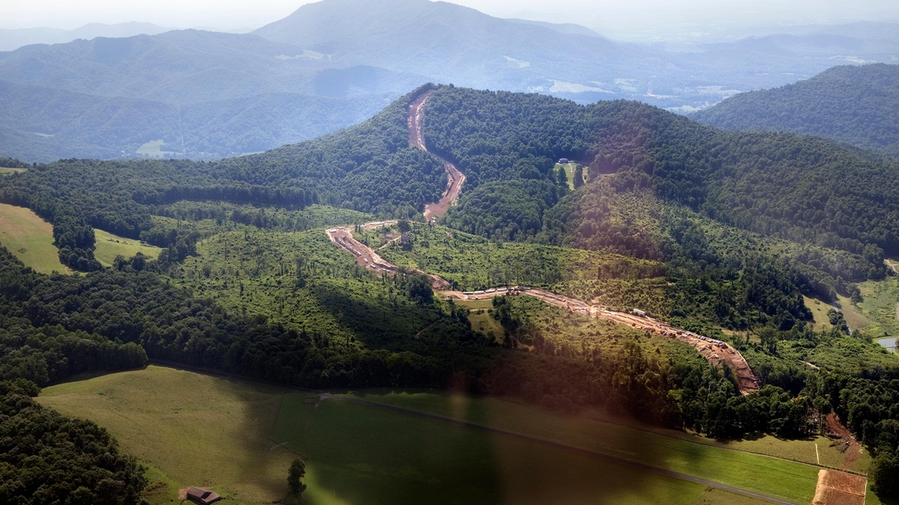 Supreme Court allows construction to resume on the Mountain Valley Pipeline - Vimarsana News