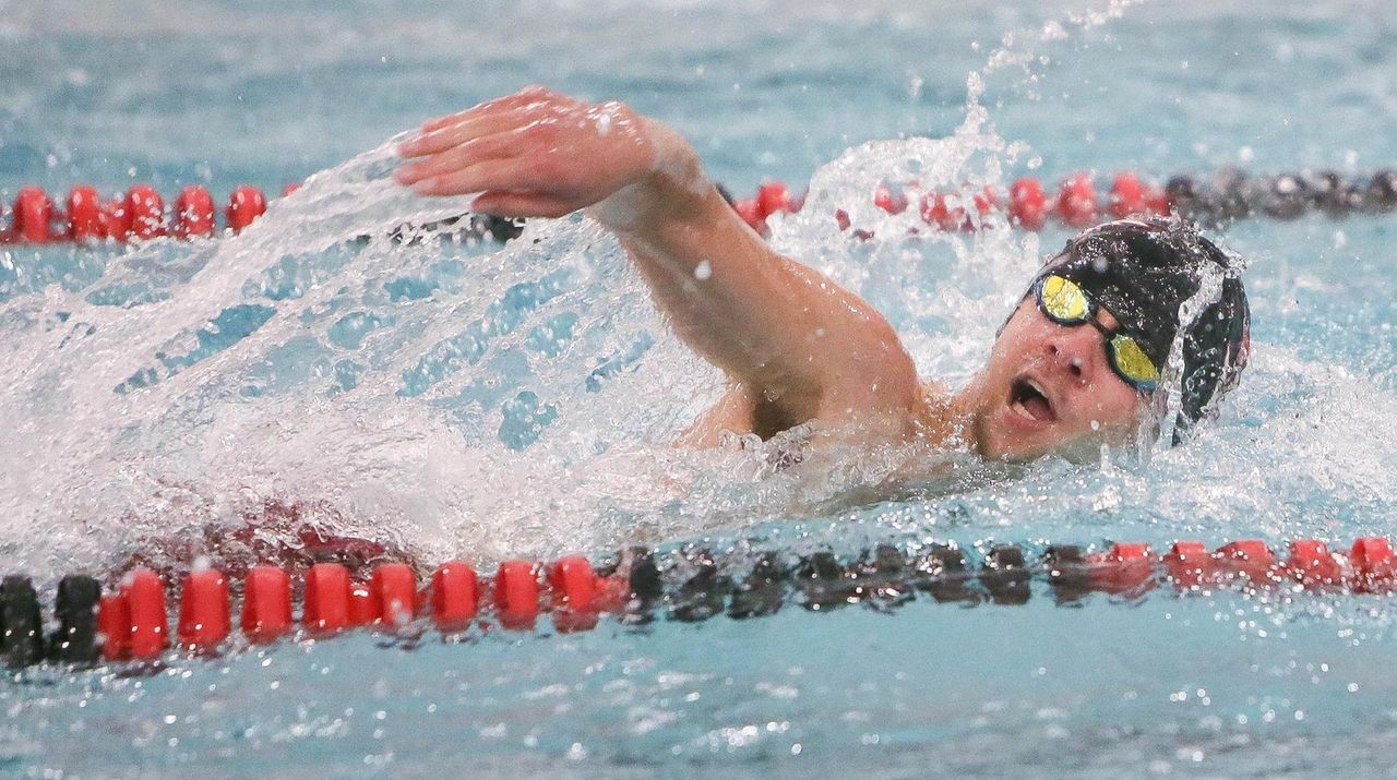 Photos: Connetquot/EI vs. Hauppauge boys swimmimg - Newsday