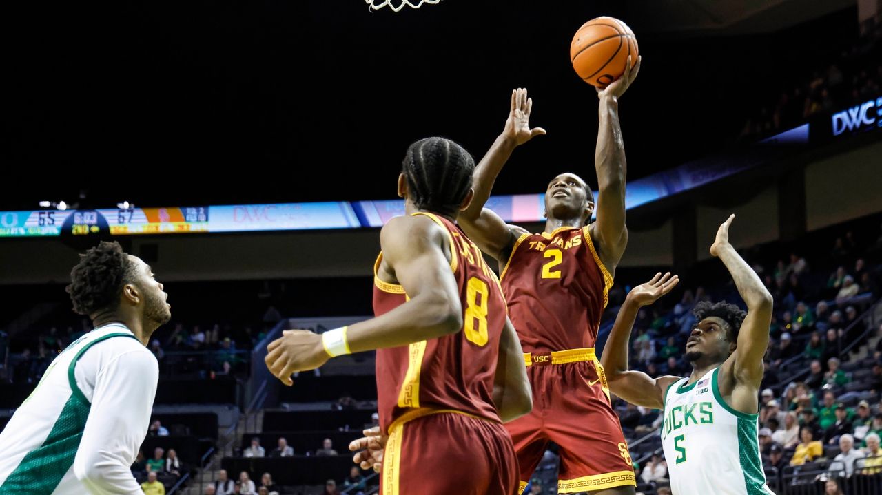 Baker-Mazara has 25 points and No. 24 USC downs Oregon 82-77