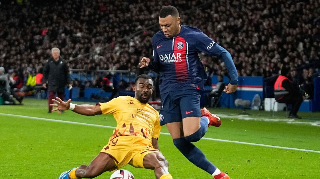 Ethan Mbappé 16 Makes His Debut For Psg And Joins Brother Kylian On The Field Newsday