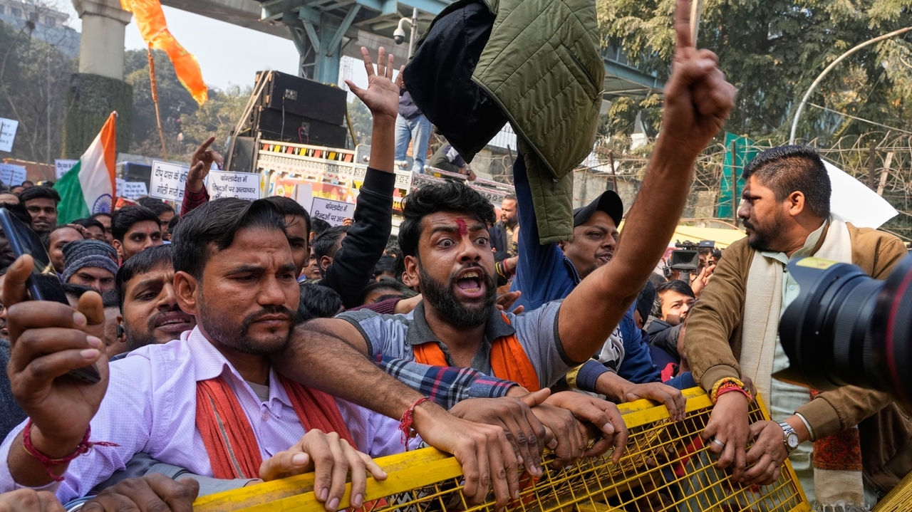 Protest erupts in India's capital city over lynching of Hindu man in ...