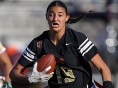 Samantha Heyman-to-Zoe Franks connection helps lift Hills past Longwood