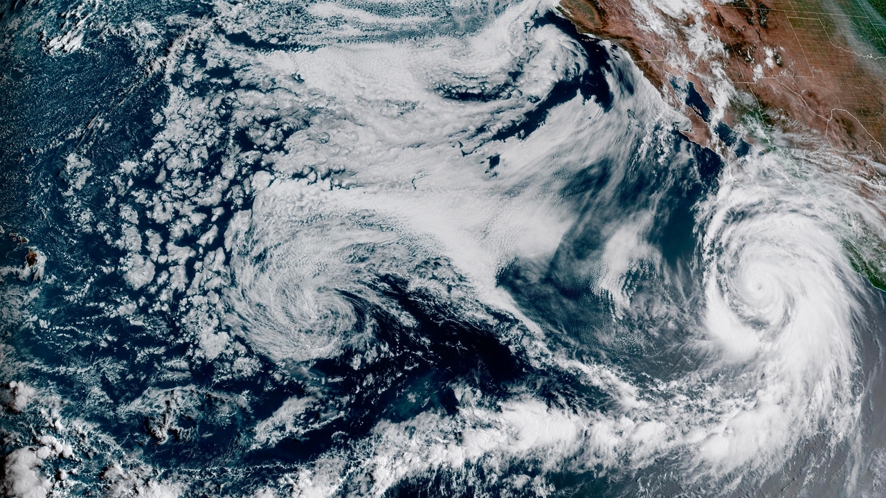 Powerful Hurricane Hilary heads for Mexico's Baja as rare tropical storm watch issued for California - Vimarsana News