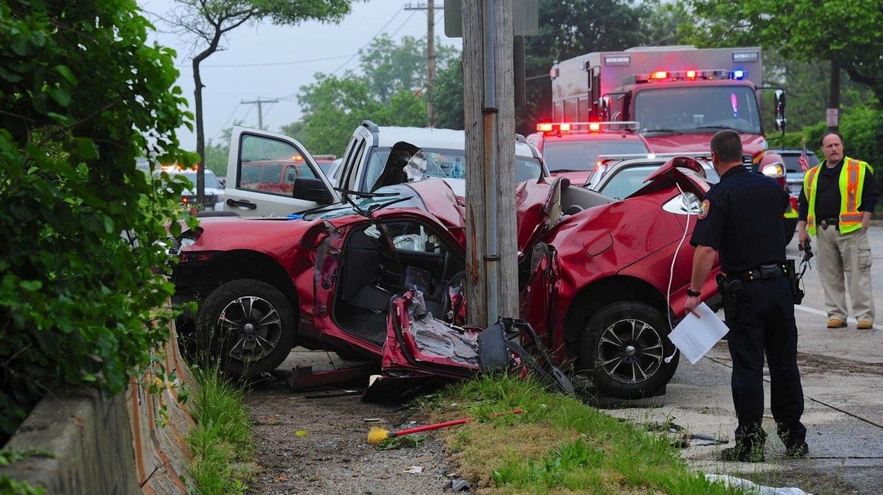 Nassau Police: Man Killed, Woman And Son Hurt In 2-vehicle Crash - Newsday