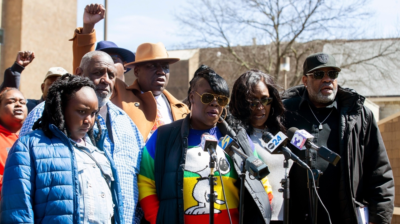 9 deputies charged in death of man beaten in Memphis jail, including 2 ...