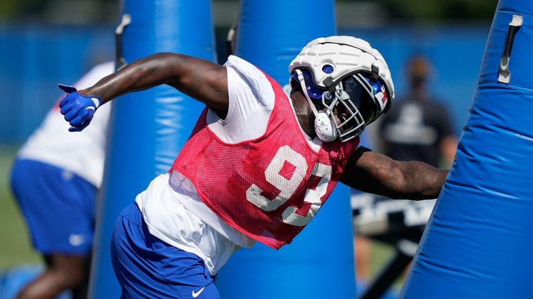 Giants' Rakeem Nunez-Roches 'Nacho' average nose tackle - Newsday