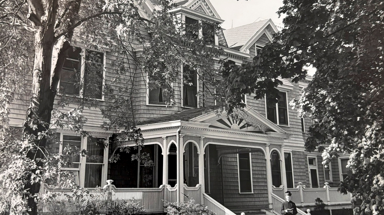 Montforts of Bay Shore selling Catholic retreat house that once served as seminary for youth