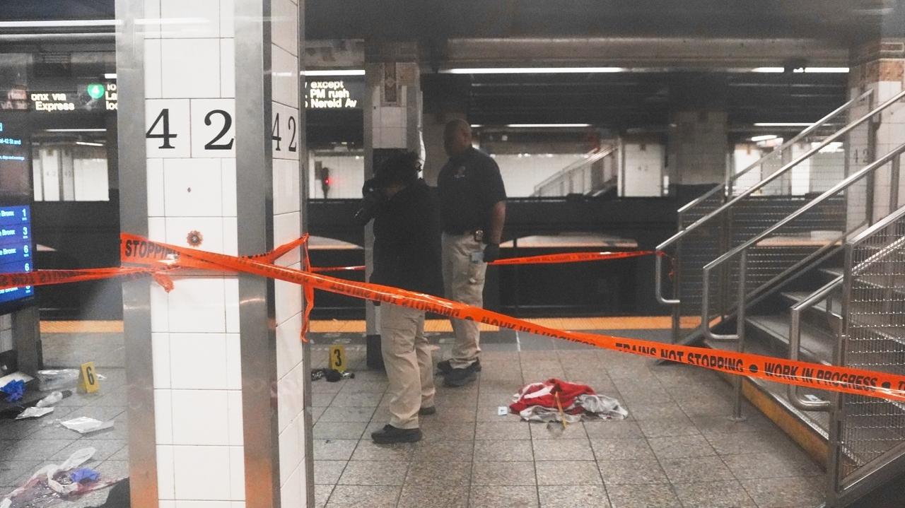New York subway stabbings leave 3 hurt as police shoot and kill knife-wielding man, officials say