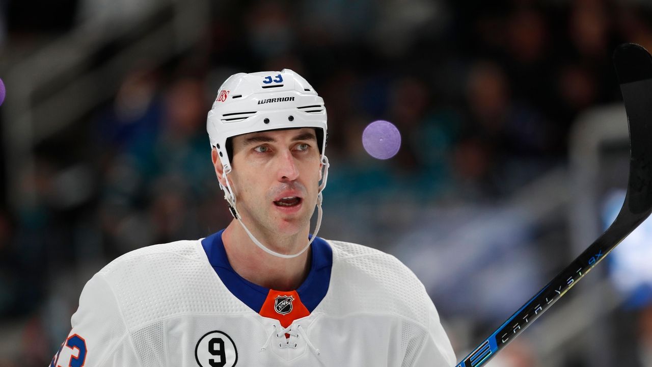 Zdeno Chara Agrees to 1-Year Capitals Contract After 14 Seasons with Bruins, News, Scores, Highlights, Stats, and Rumors