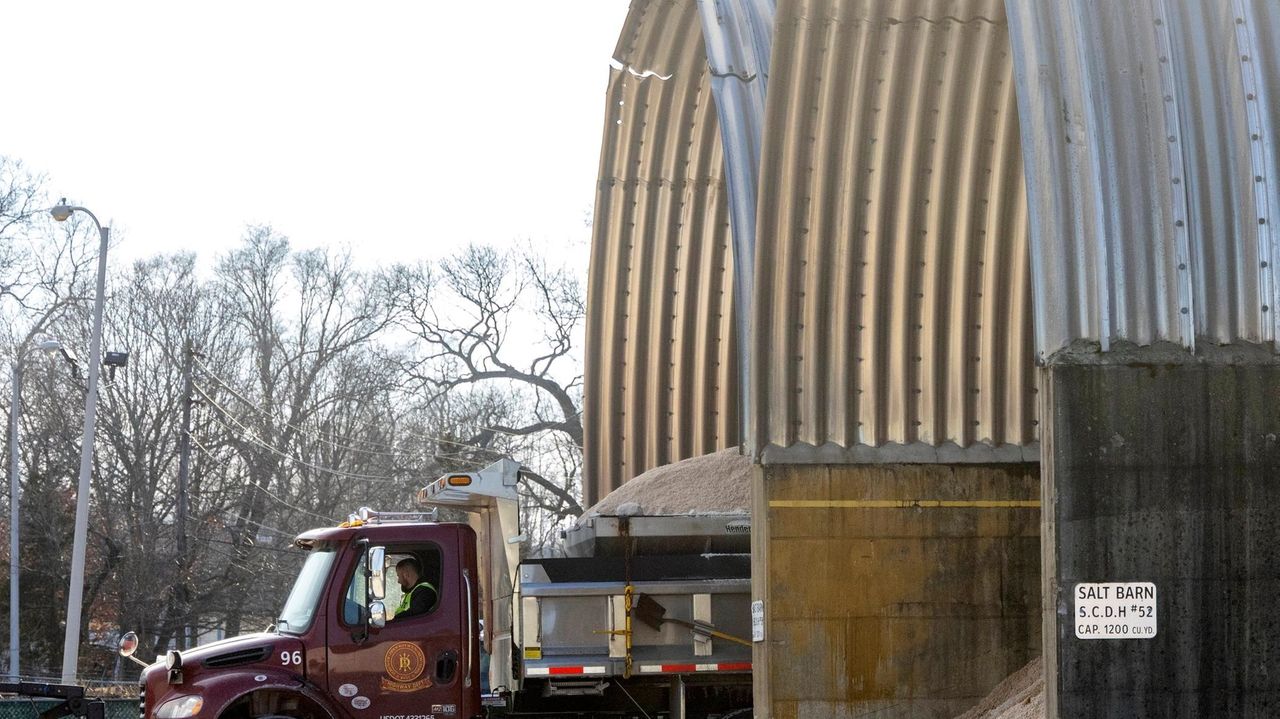 Winter Fury Strikes Long Island: State of Emergency Declared as Region Braces for Snowstorm Chaos