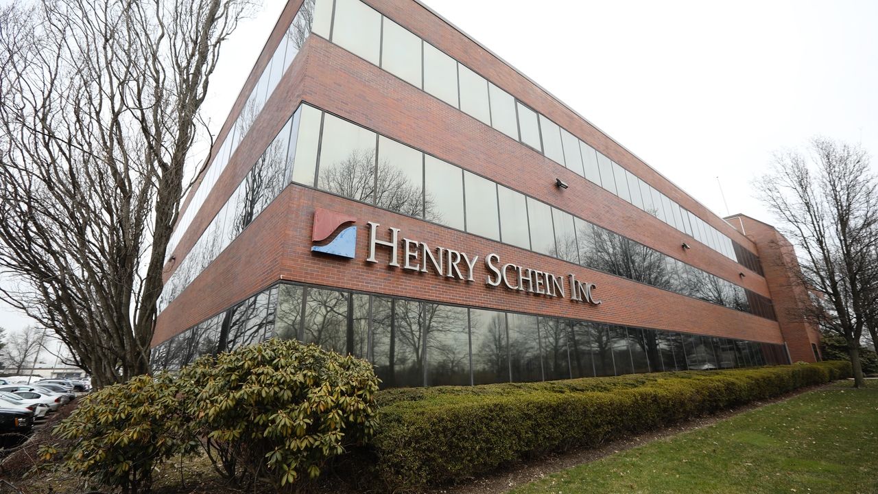 Henry Schein takes 121M charge against earnings after exiting Melville