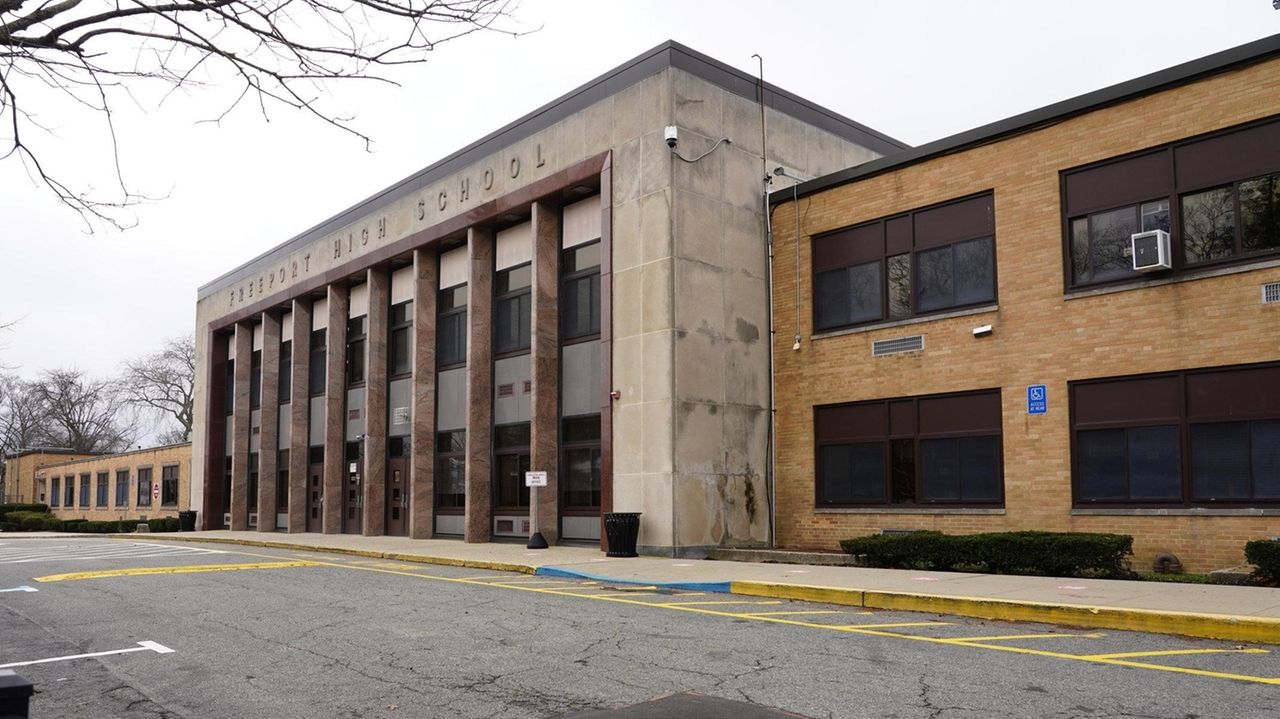 Freeport High School student arrested, accused of having gun on school