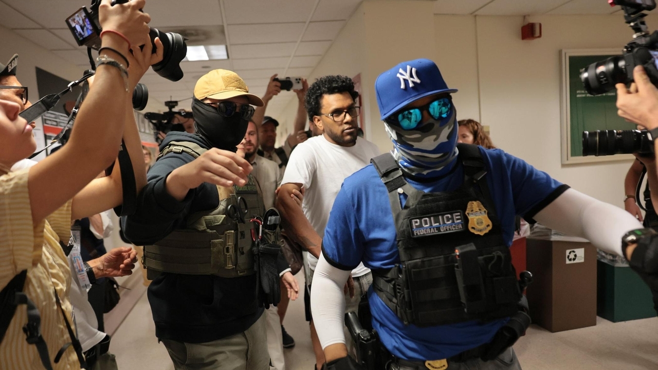 ICE detainees held in 'inhumane' conditions in holding rooms off ...