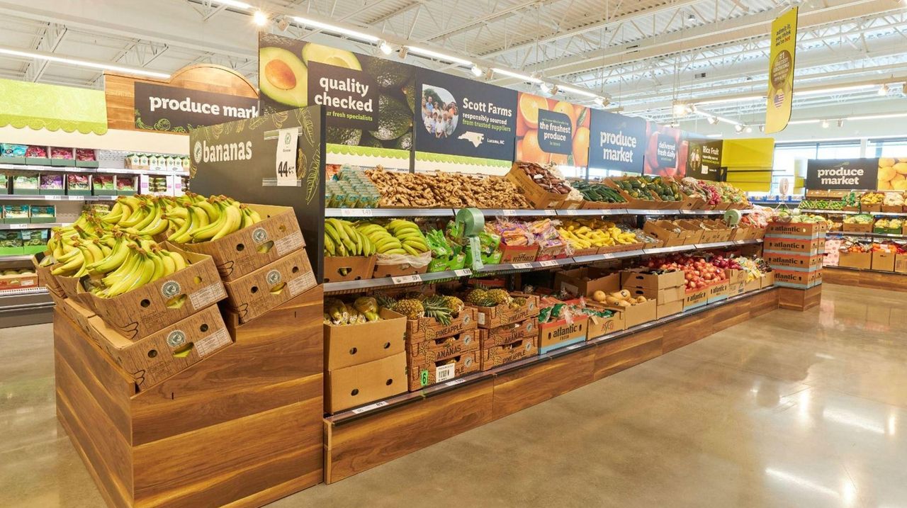 top Fresh exec says store reopenings part of grocery revamp