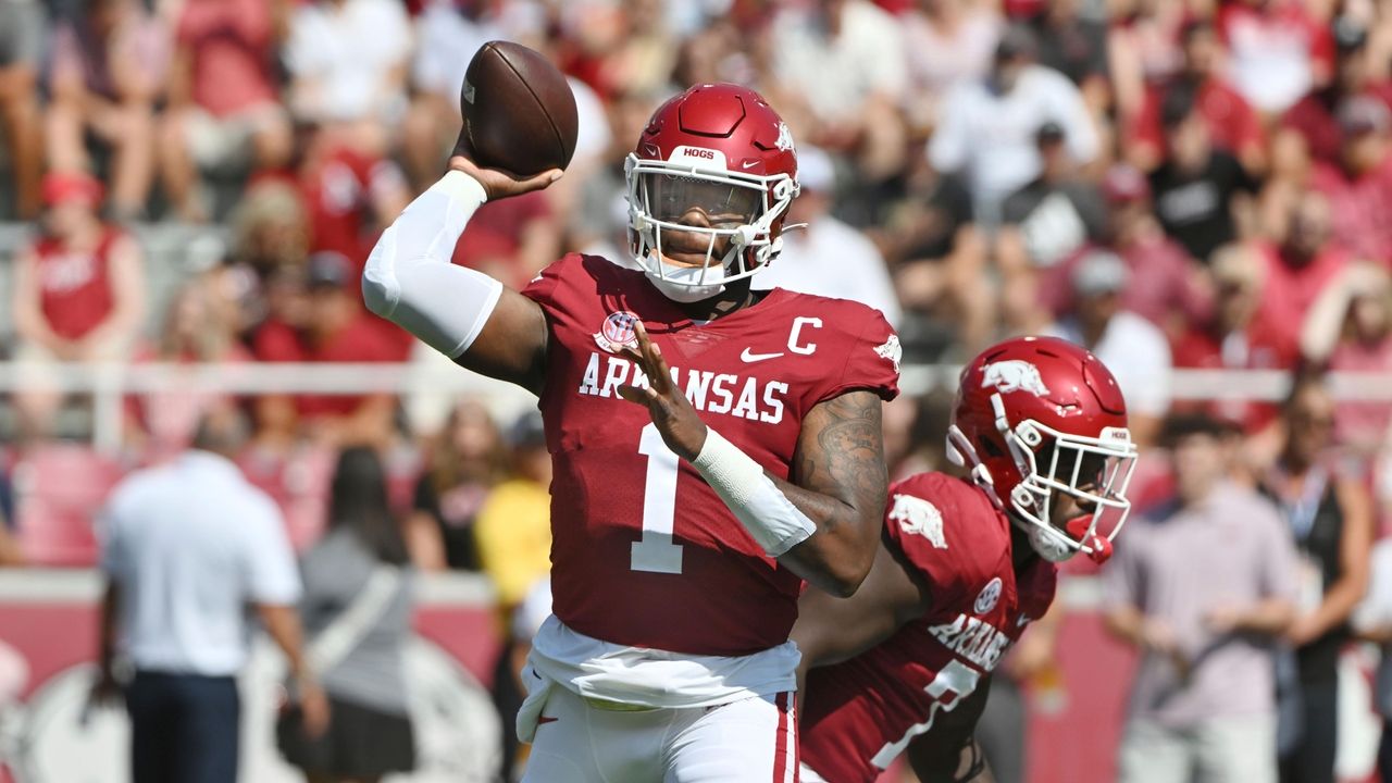 Arkansas and BYU each seeking a 3-0 start in rematch of a game the Razorbacks won in a 2022 shootout