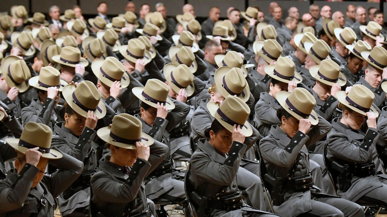 Gov. Hochul raises maximum age for New York State Police applicants to