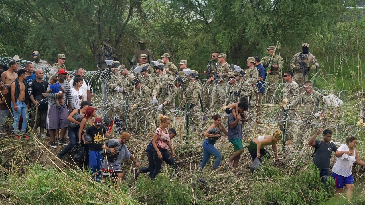 Border influx grows as a New York problem - Newsday