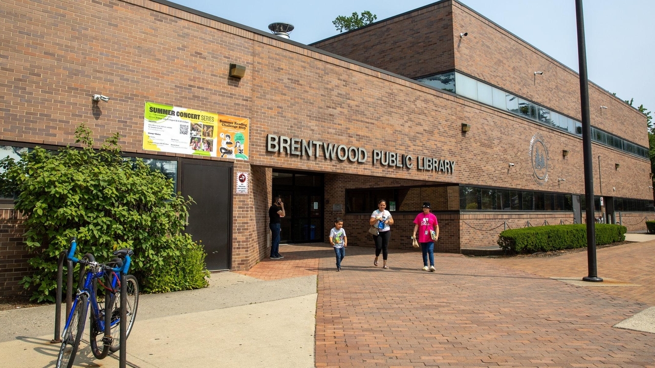 Bridging the digital divide: libraries, nonprofits, funding have pivotal roles - Vimarsana News