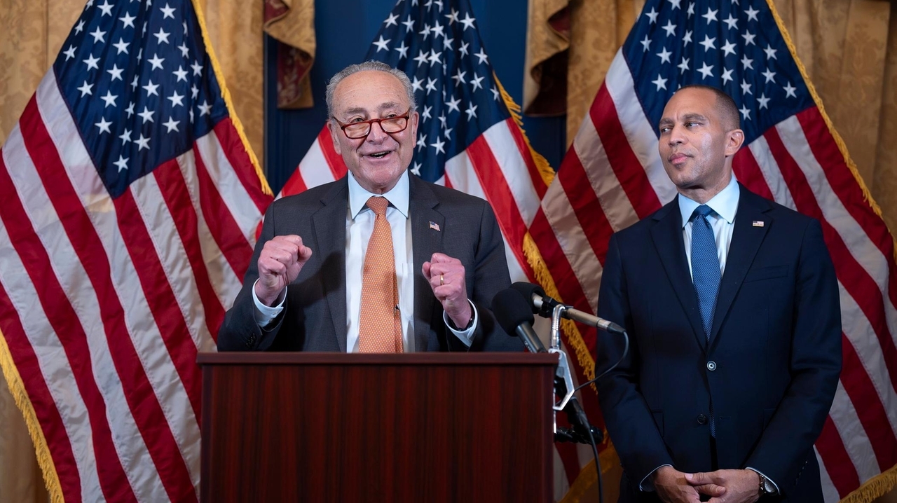 Chuck Schumer to resume familiar role: Monitoring President-elect ...