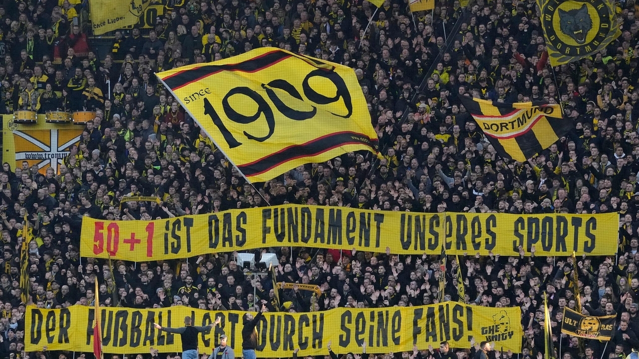 Fans continue Bundesliga protests against outside investors. Frankfurt ...