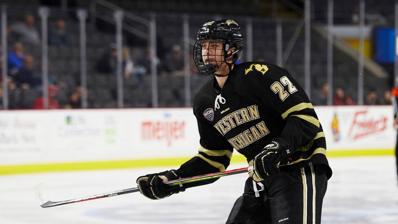 New York Rangers on Twitter: OFFICIAL: #NYR have agreed to terms with  forwards Austin Rueschhoff + Turner Elson and defenseman Andy Welinski on  one-year contracts. Full details:    / X