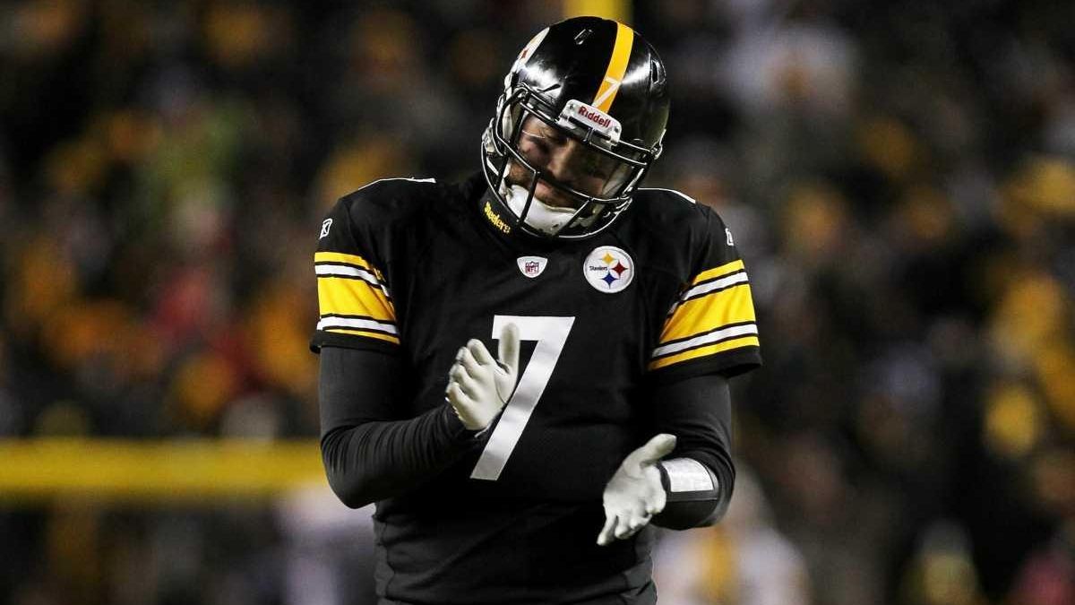 Roethlisberger Explains Where His Autographed Raiders' Helmet Came