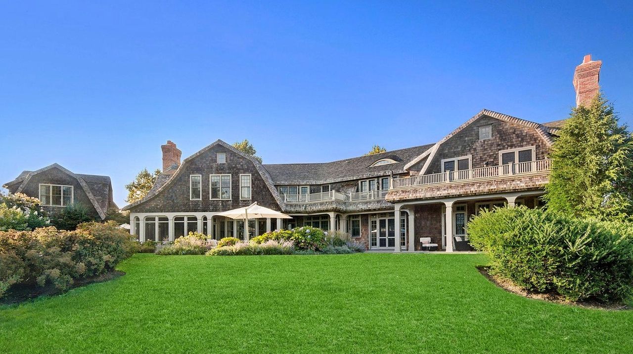 40 acres in Bridgehampton, with mansion Newsday