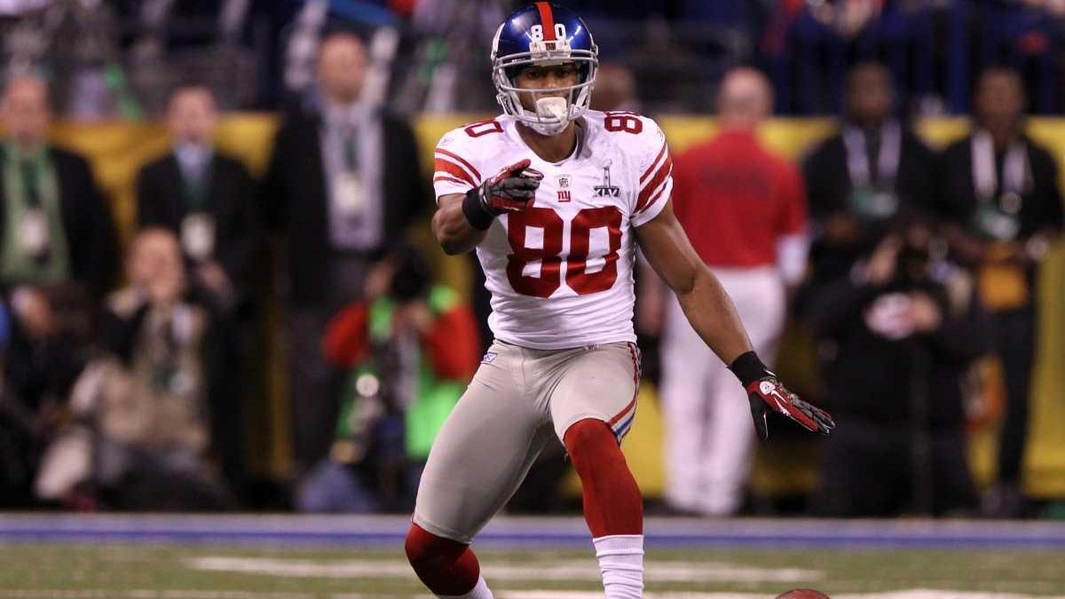 Victor Cruz hopes to bring salsa to his new school in the Windy City