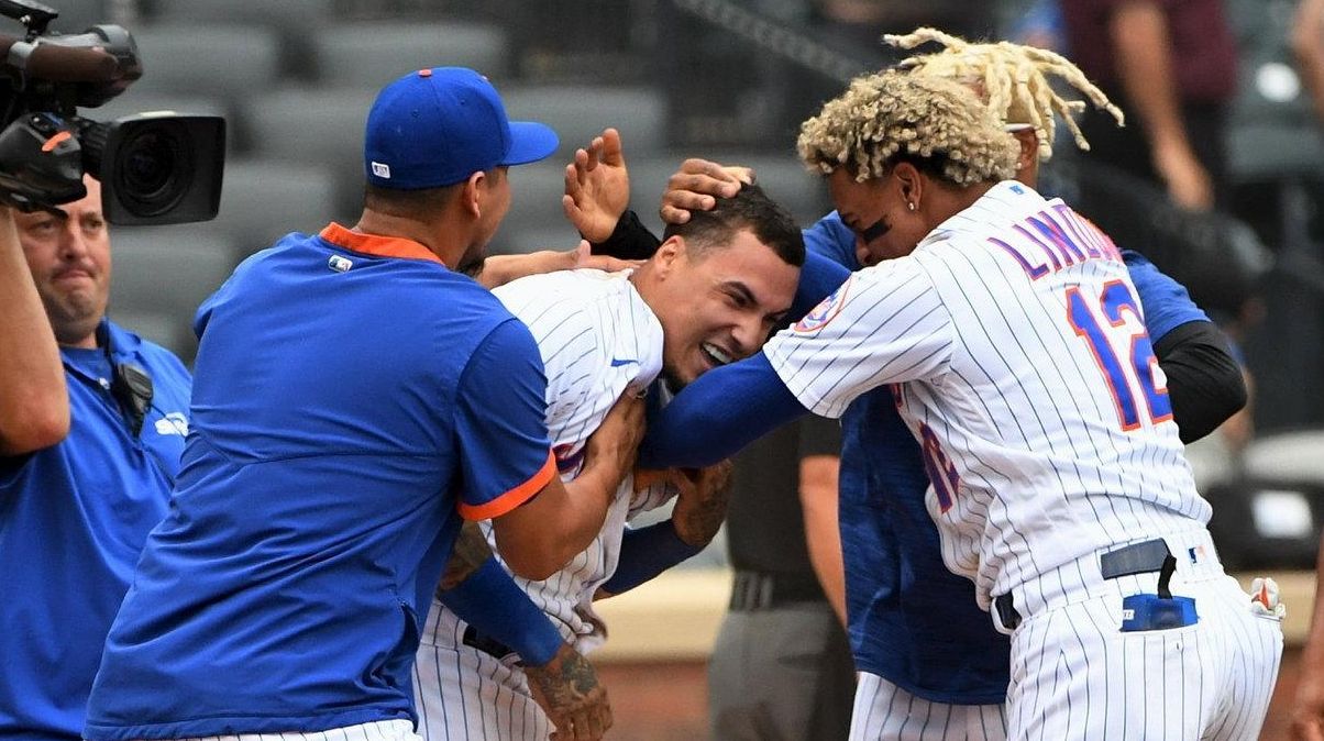 Mets' Javier Baez delivers best apology with game-winning plays