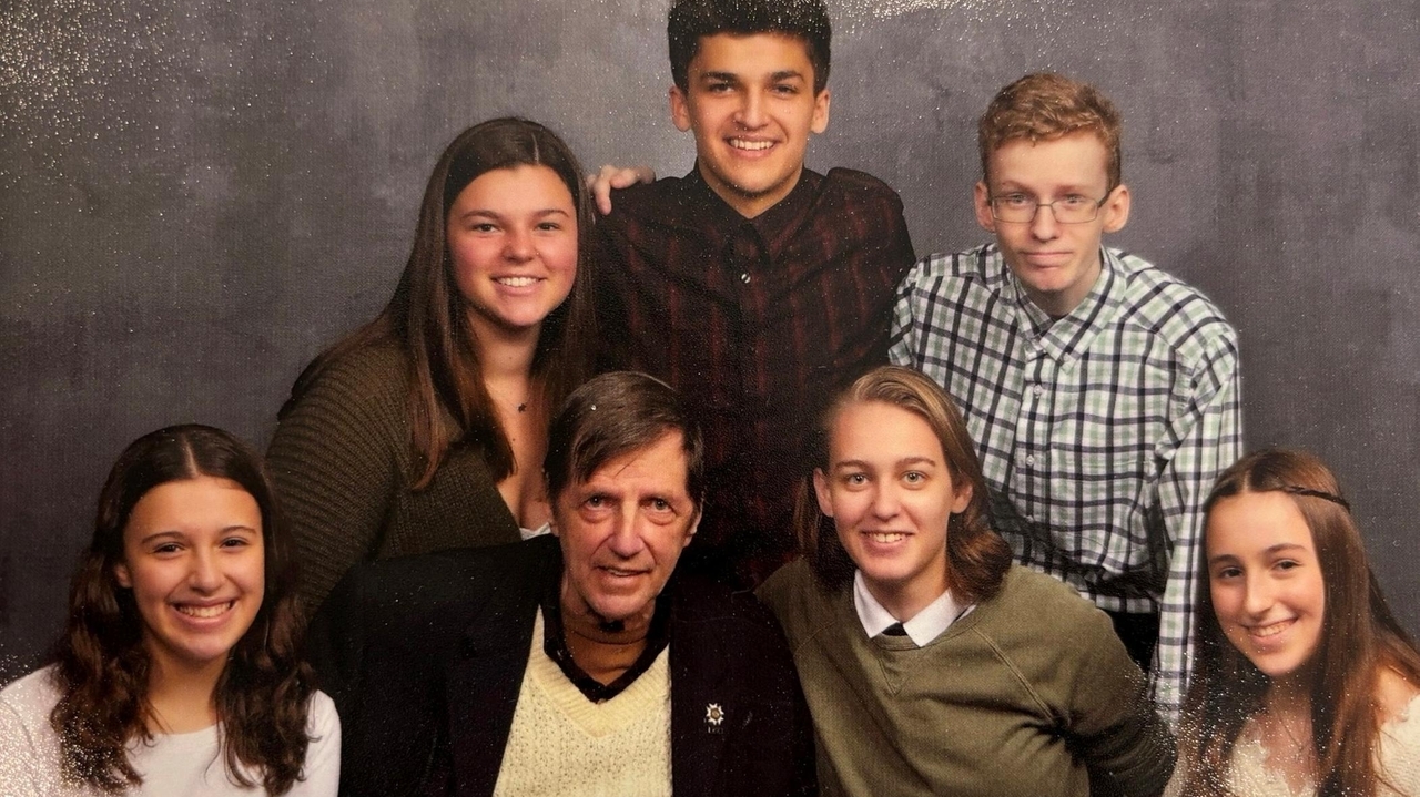 Navy vet and retired NYPD detective George Hohenstein dies at 79