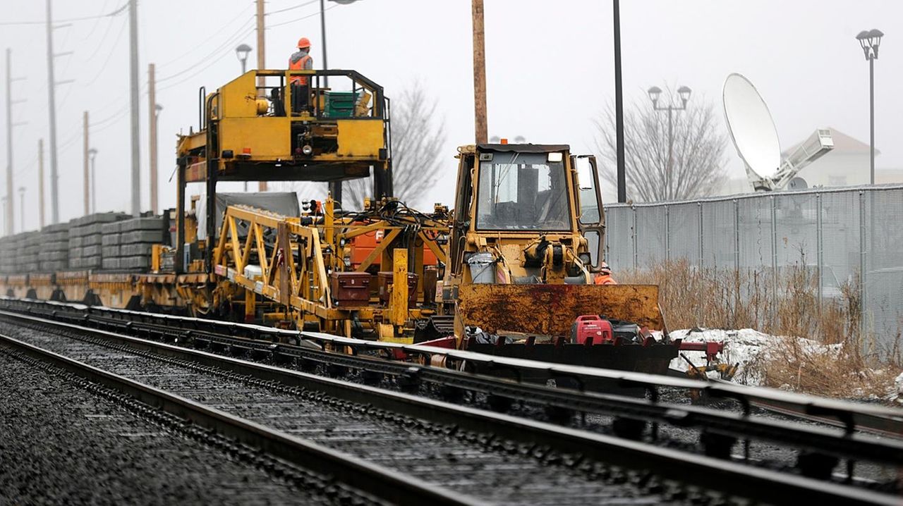 lirr-buses-replace-trains-this-weekend-on-ronkonkoma-branch-newsday