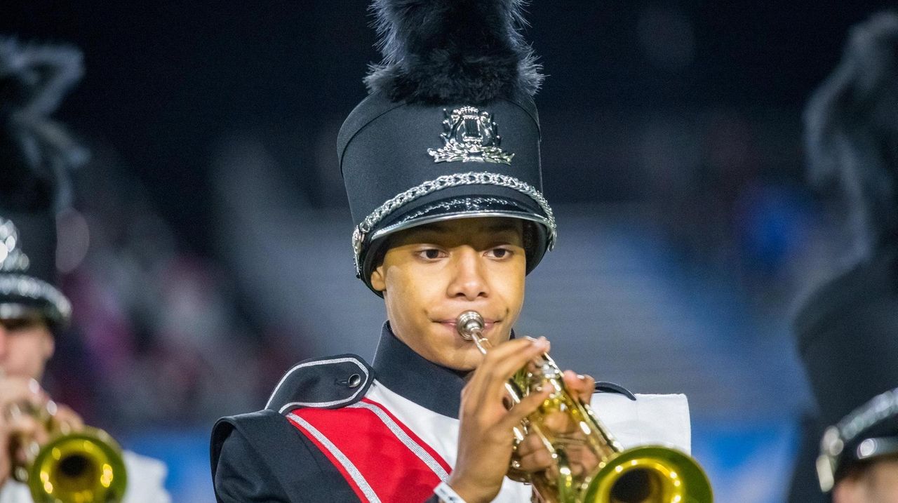 Newsday Marching Band Festival 2019: Island Trees - Newsday