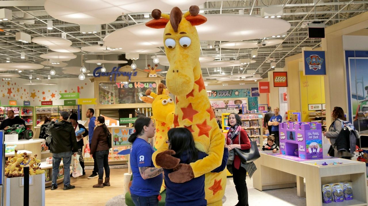 ToysRUs® Announces Geoffrey's Tour Across America