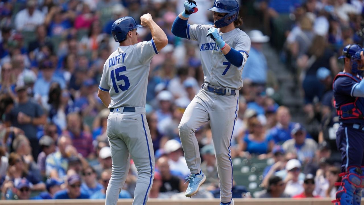 WATCH: Royals' Bobby Witt Jr. hits first career MLB home run at Kauffman  Stadium 