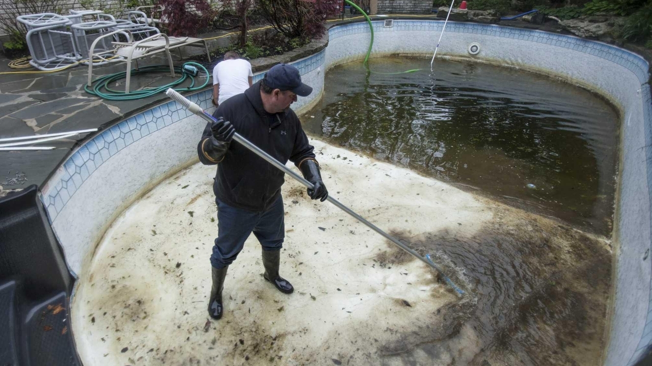 Pools full of crud another post-Sandy mess - Newsday