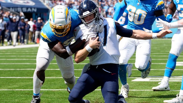 Folk's OT field goal in rain helps Titans snap 8-game skid with 27-24 win  over Chargers, Sports