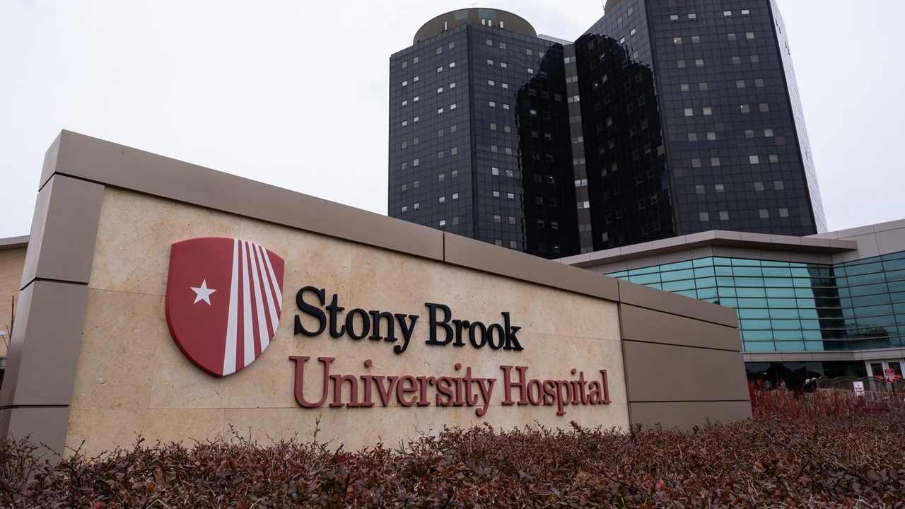 Stony Brook, Northwell Health top list of award winners in 2026 Healthgrades specialty treatment rankings