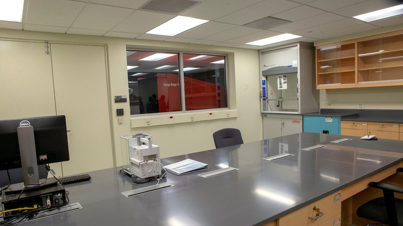 Papers: Ex-ME employee alleges she was subject of 'harassment and intimidation' after talking to investigators probing Nassau lab